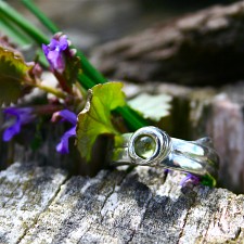 Blade of Grass Peridot Ring